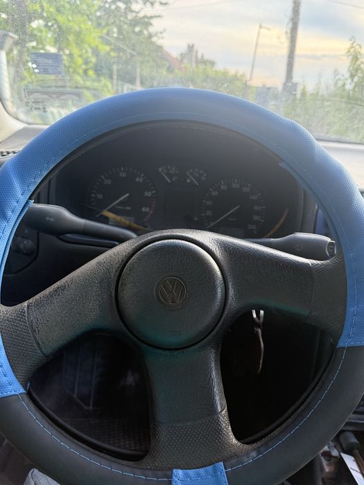 Продавам Volkswagen
