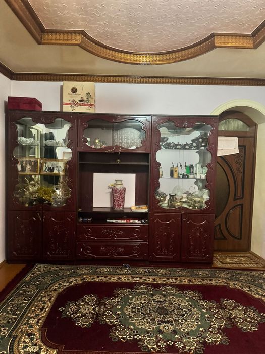 Стенка сотилади 60000 сум