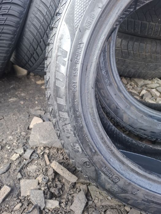 Vand 2 anvelope 185 55 15 de iarna bune