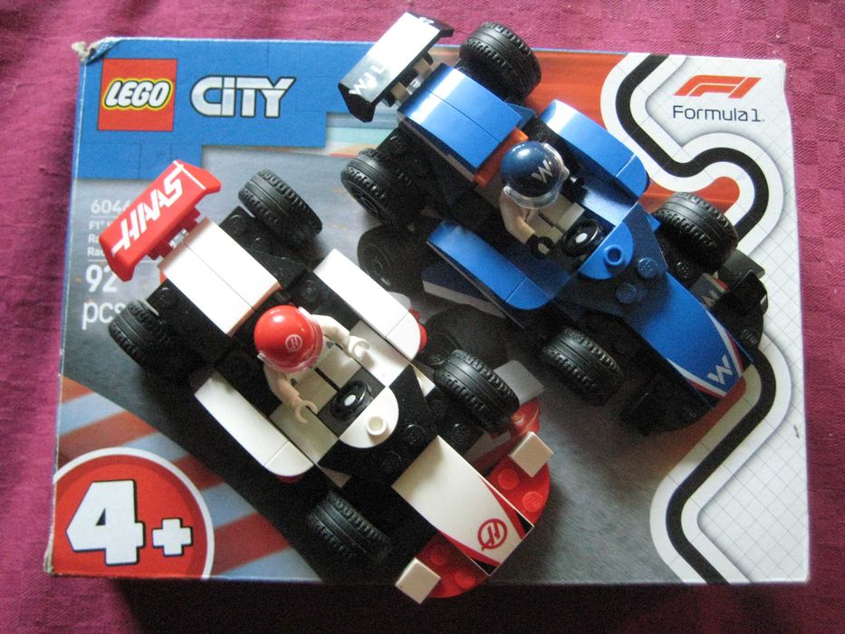 LEGO CITY: Състезателни коли F1 Williams и Haas F1 (60464)