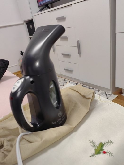 Aparat de călcat vertical cu aburi