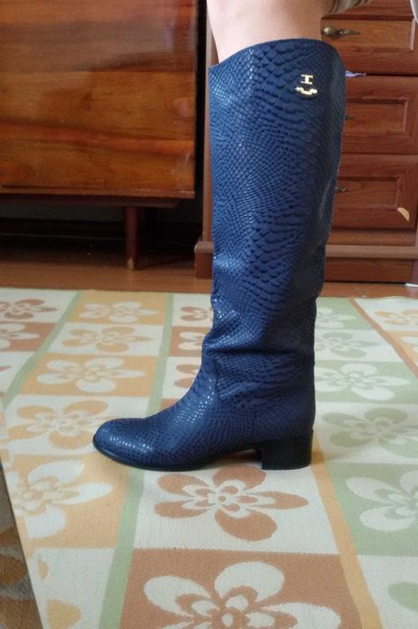 Сапоги женские. Очень красивые.