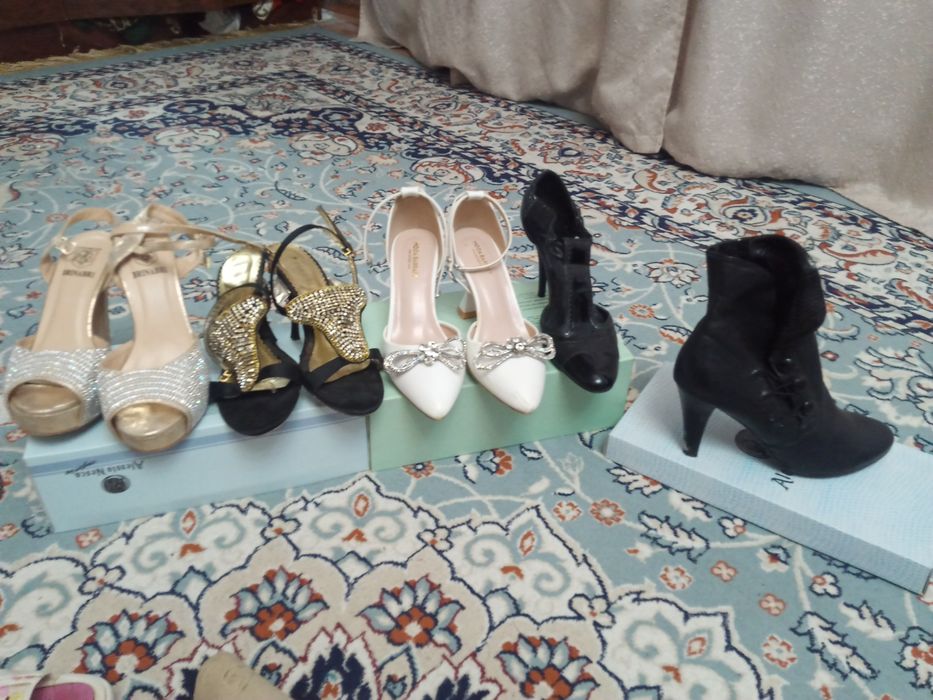 Продам жеңские туфли,37, 38 размер 5тт