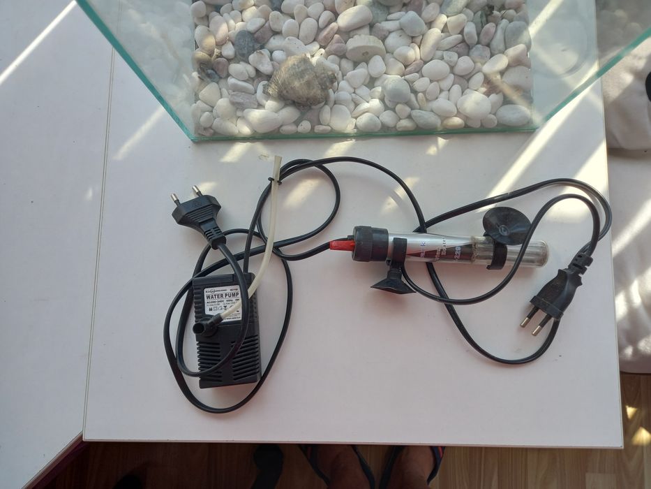 Стъклен аквариум с капак за рибки пълен комплект