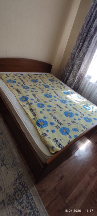 Продам 2 шкафа кровать стол