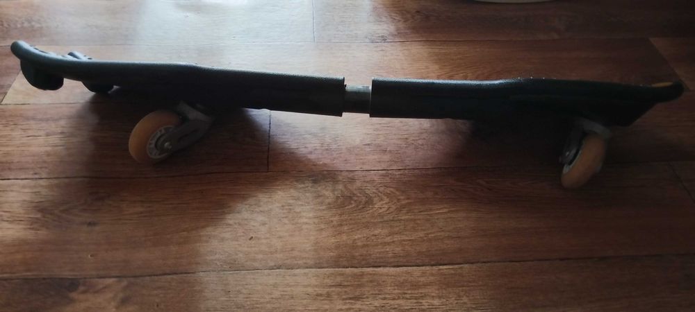 Двухколёсный скейт.