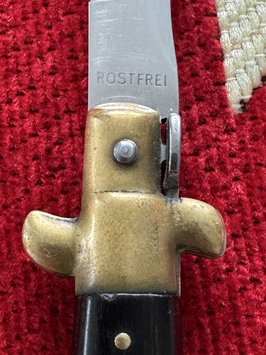 Cuțit stileto Italia anii 60-70 lamă model Kris