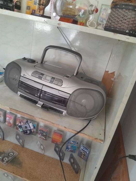 Магнитофон LG 1996 Г.