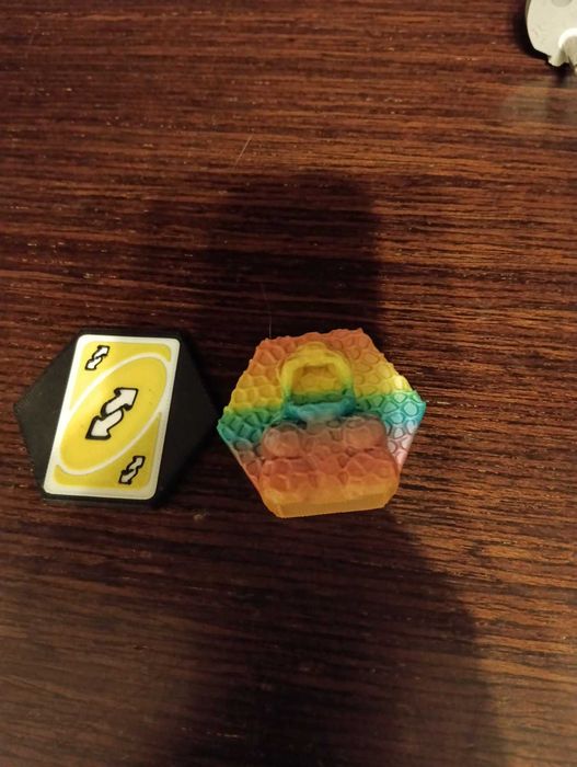 Продавам UNO Reverse и фреди