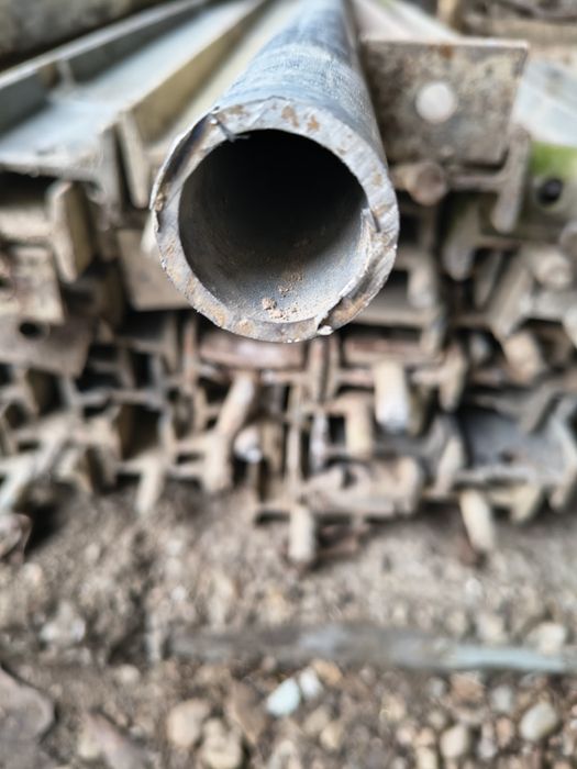 Teava zincata nouă de gard