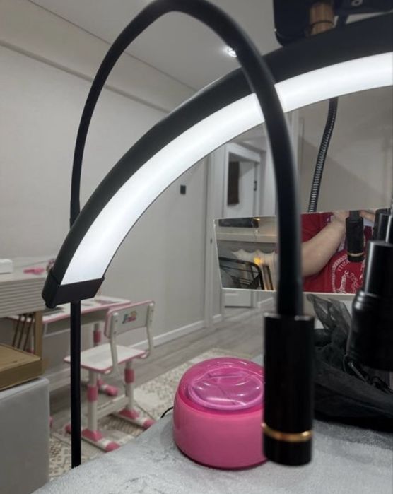 Лед лампа почти новый