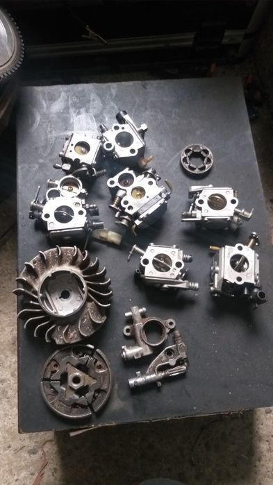 Vand carburatoare sthil tot ce se vede in poza...