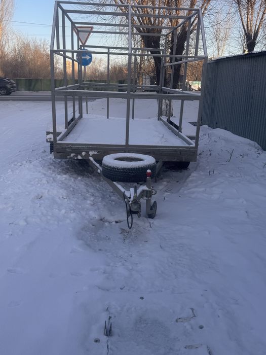 Прицеп авто , коневозка , разборный .