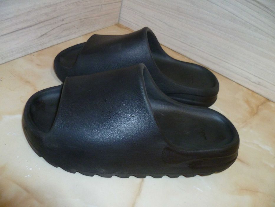 ADIDAS Yeezy чехли №39