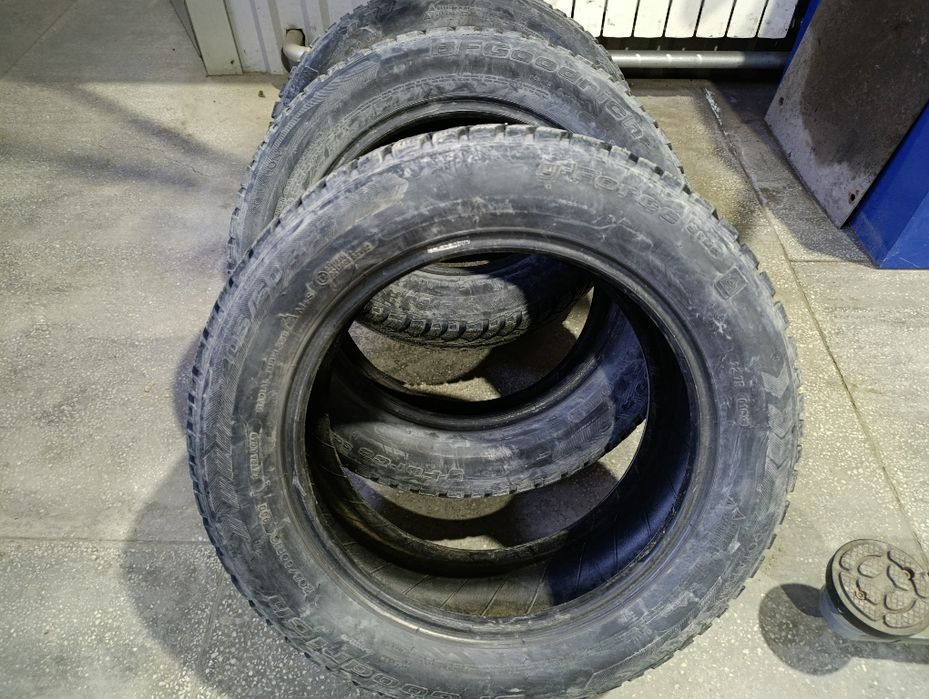 Продам комплект шин.