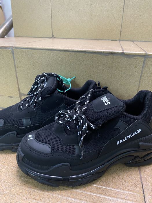 BALENCIAGA triples 41