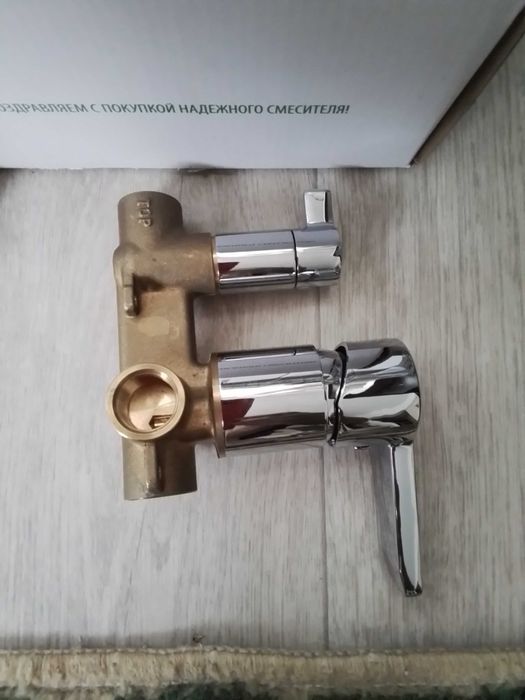 Продам смеситель скрытого монтажа