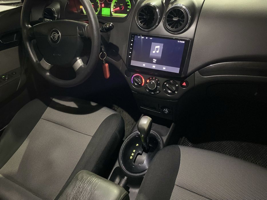 Продам пвтомобиль Ravon R3