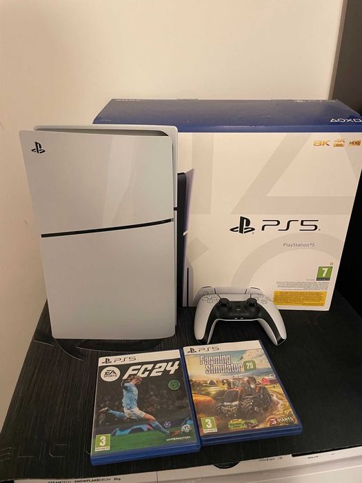 Продавам Sony PlayStation 5 Disc Edition + 2 игри — като нов