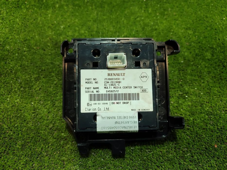 PANOU BUTOANE DE CONTROL RENAULT MEGANE III B95 1.6 DIESEL 2014 COD OEM 253B00345R / HATCHBACK / 2008-2016