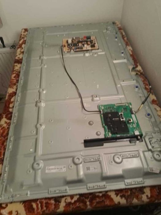 Vand TV Samsung UE58TU7102K