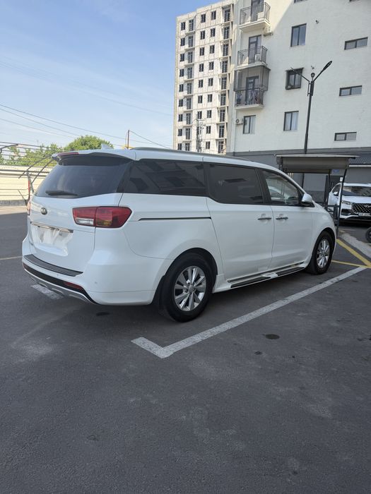 Kia Carnival 2017 — 2
