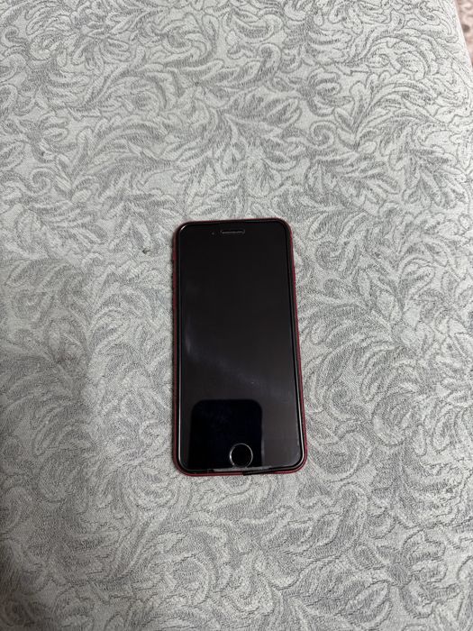 Продам Айфон SE 2020