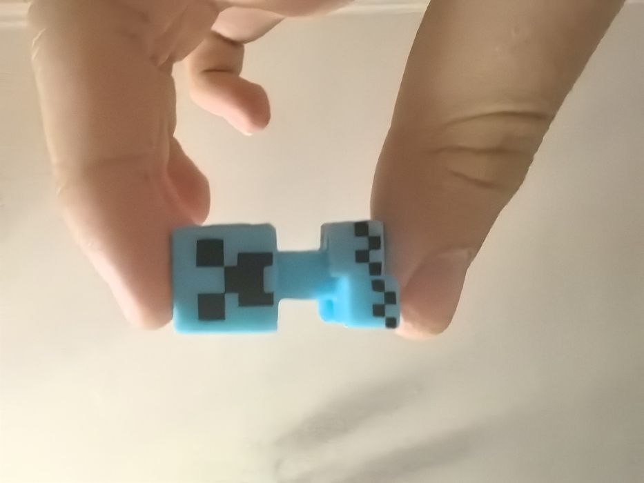 Продам редкие фигурки minecraft kinder joy