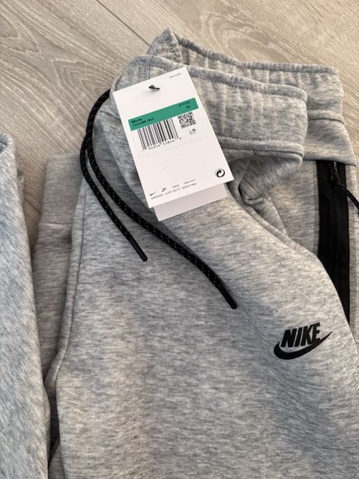 Trening nike tech gri marimea xl