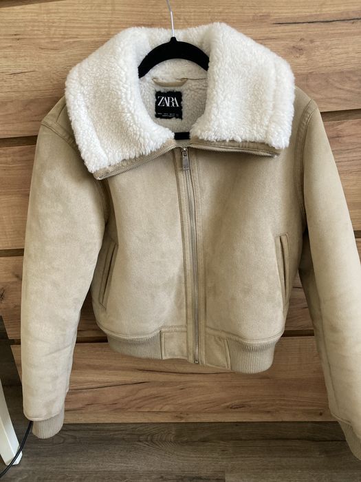 Бежаво яке на Зара