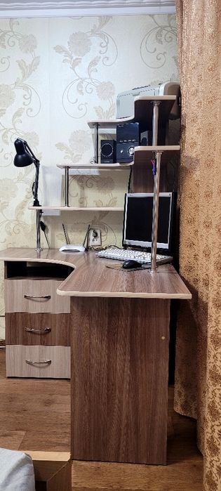 Компьютерный стол