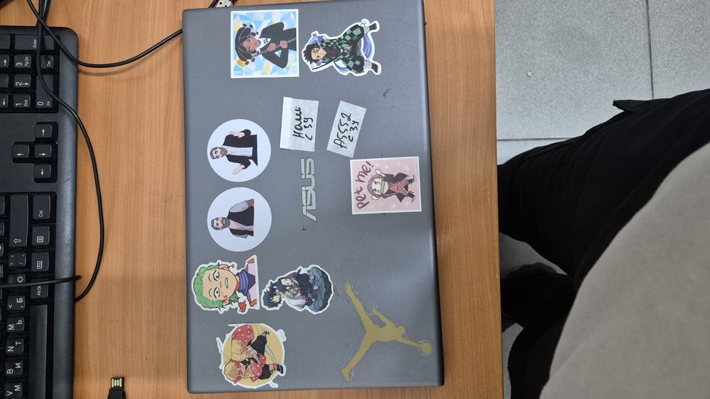 Asus vivobook в идеальном состоянии