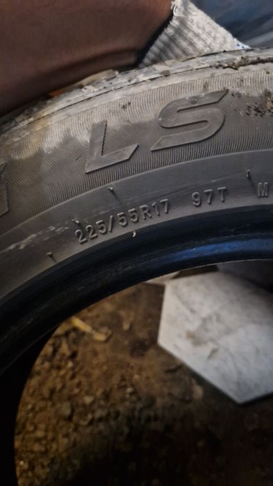 Продам шины летние 225/55R17