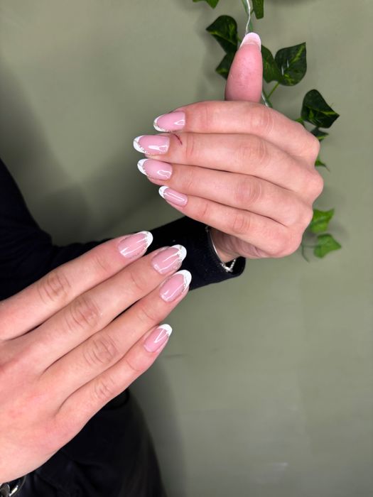 Manichiură/Pedichiură/Make-up