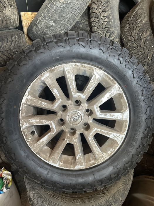 Продам шины с дисками 265/60 R18