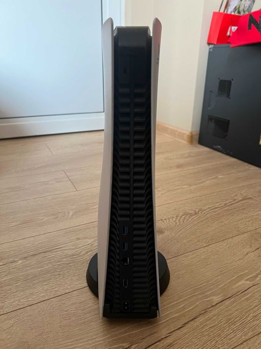 PlayStation 5 (PS5) – Отлично състояние!