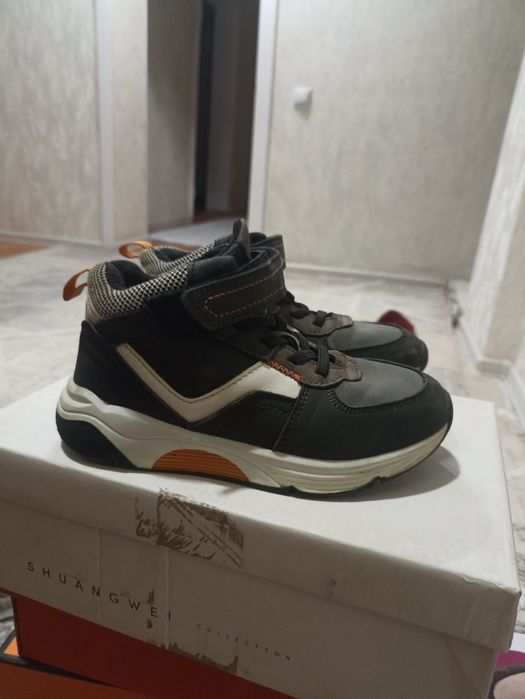 Обувь мальчика осень