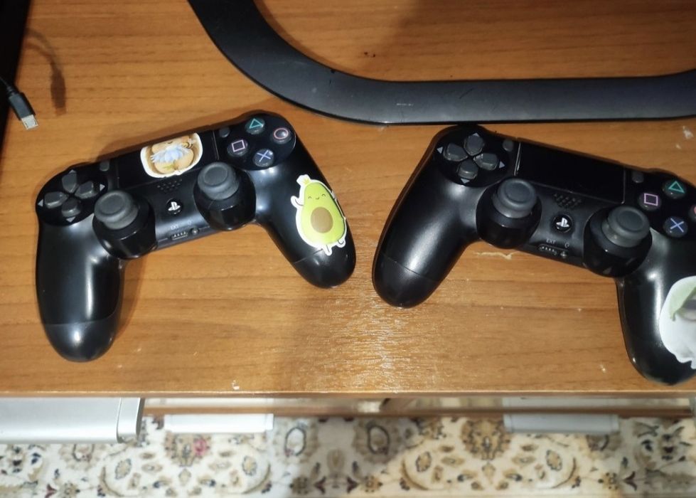 продам SonyPS4 FAT 1TB 6игры+2геймпада