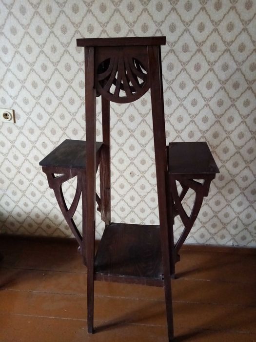 Винтидж дървена стойка за цветя /цветарник/