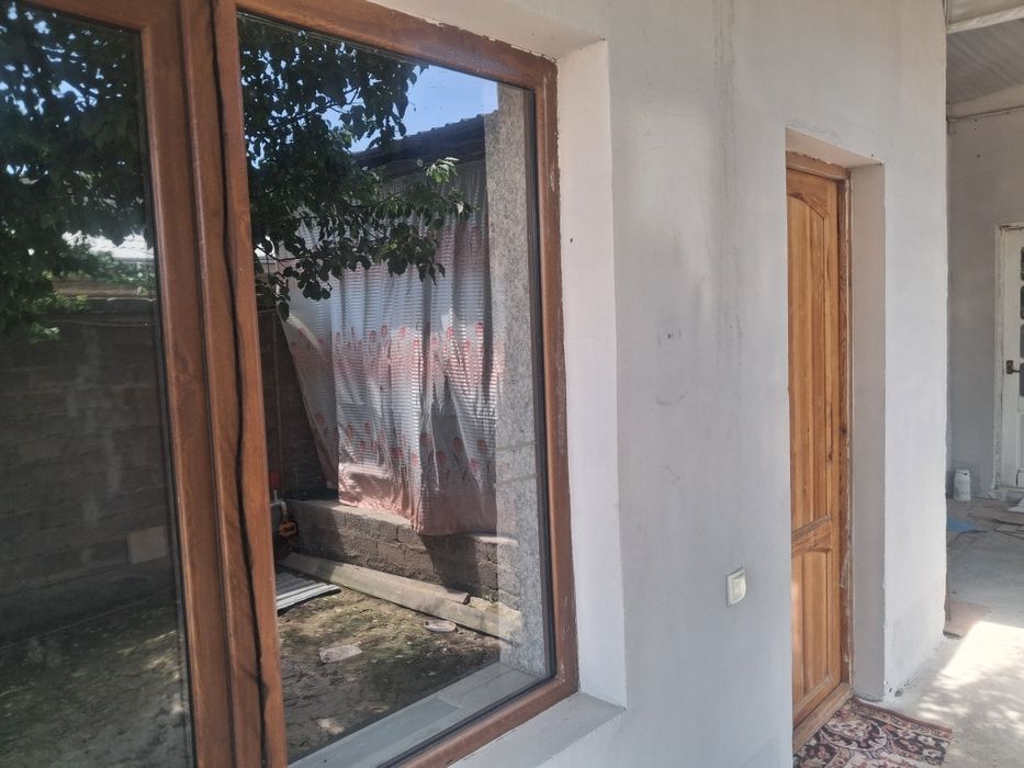 Uy sotiladi, Yengi ToshMI postdan 6, 7 km atrofida. 3 xona, 4 xona qil