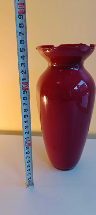 Декоративна стъклена ваза