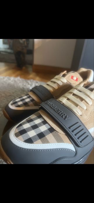 Adidasi burbbery 43