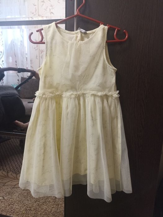 Продам платье на девочку 4- 5-6лет