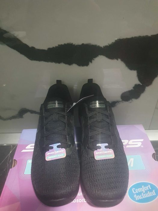 Adidaşi skechers marime 40 noi