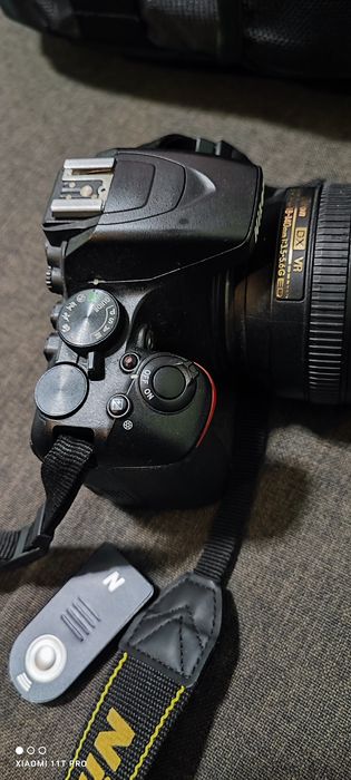 Продавам Nikon D3500 с китов 18-55 и 18-140 обективи