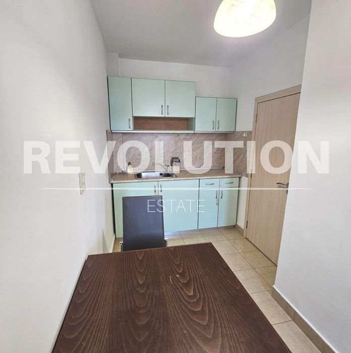 Дава се под наем Двустаен апартамент в Варна, Погреби - 64 кв.м за 473.79 € - Снимка #1