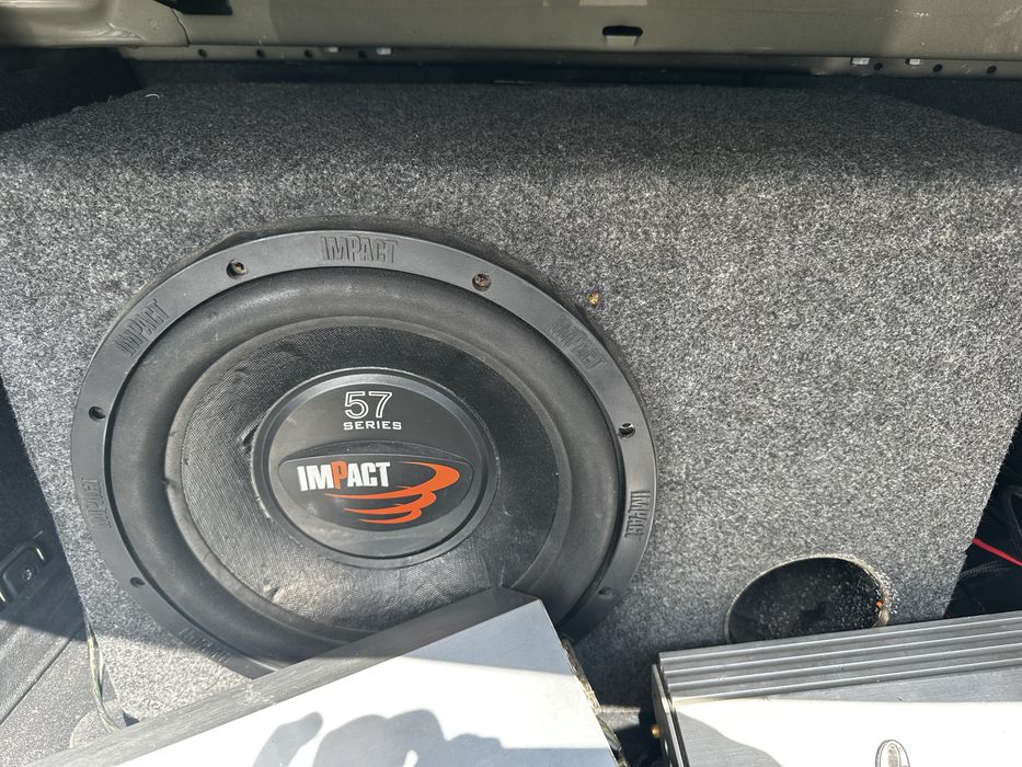 Бас-каса усилвател стъпка