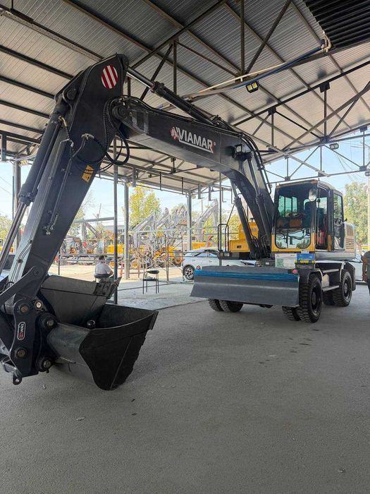 Колёсный экскаватор VIAMAR QNL220