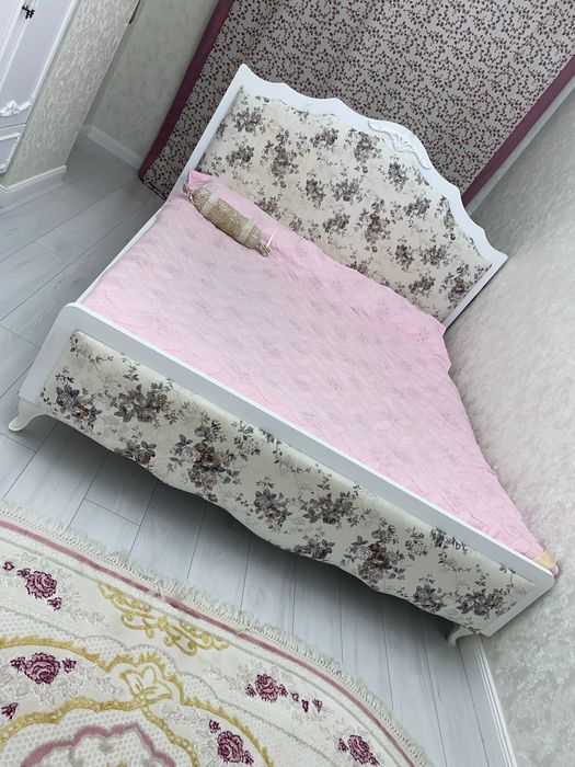 Срочно продается спальный гарнитур