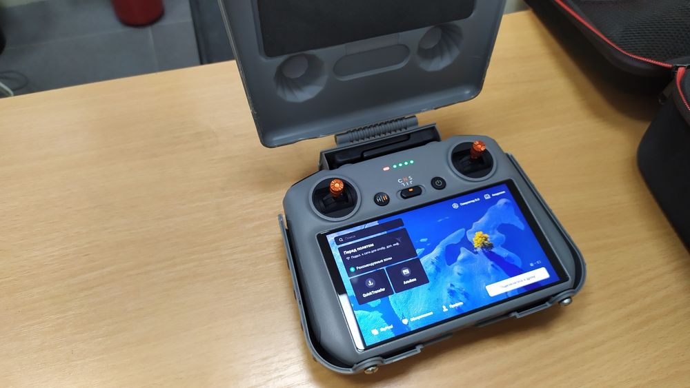 Продам дрон dji neo2